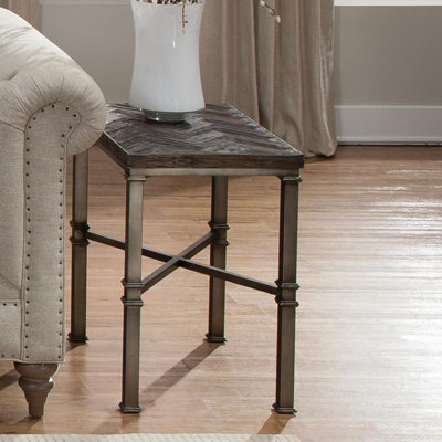 Riverside Furniture Bridlewood Chairside Table