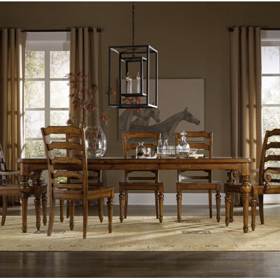 Hooker Furniture Tynecastle Extendable Dining Ta..