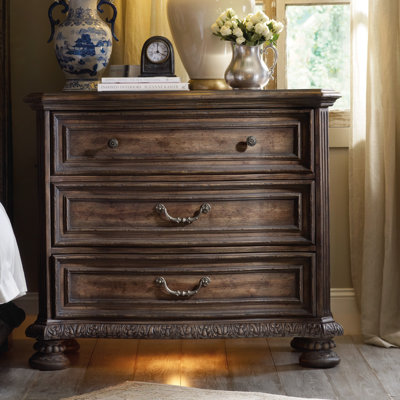 Hooker Furniture Rhapsody 3 Drawer Bachelors Chest