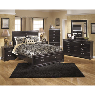 Signature Design by Ashley Esmarelda Queen Panel..