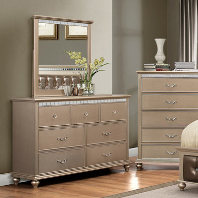 Simmons Casegoods Hollywood 7 Drawer Dresser wit..