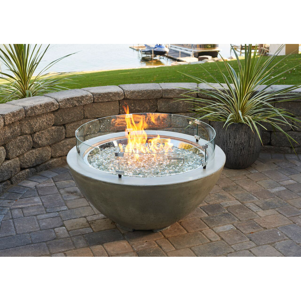 The Outdoor GreatRoom Company Cove Propane Fire Pit Table ...