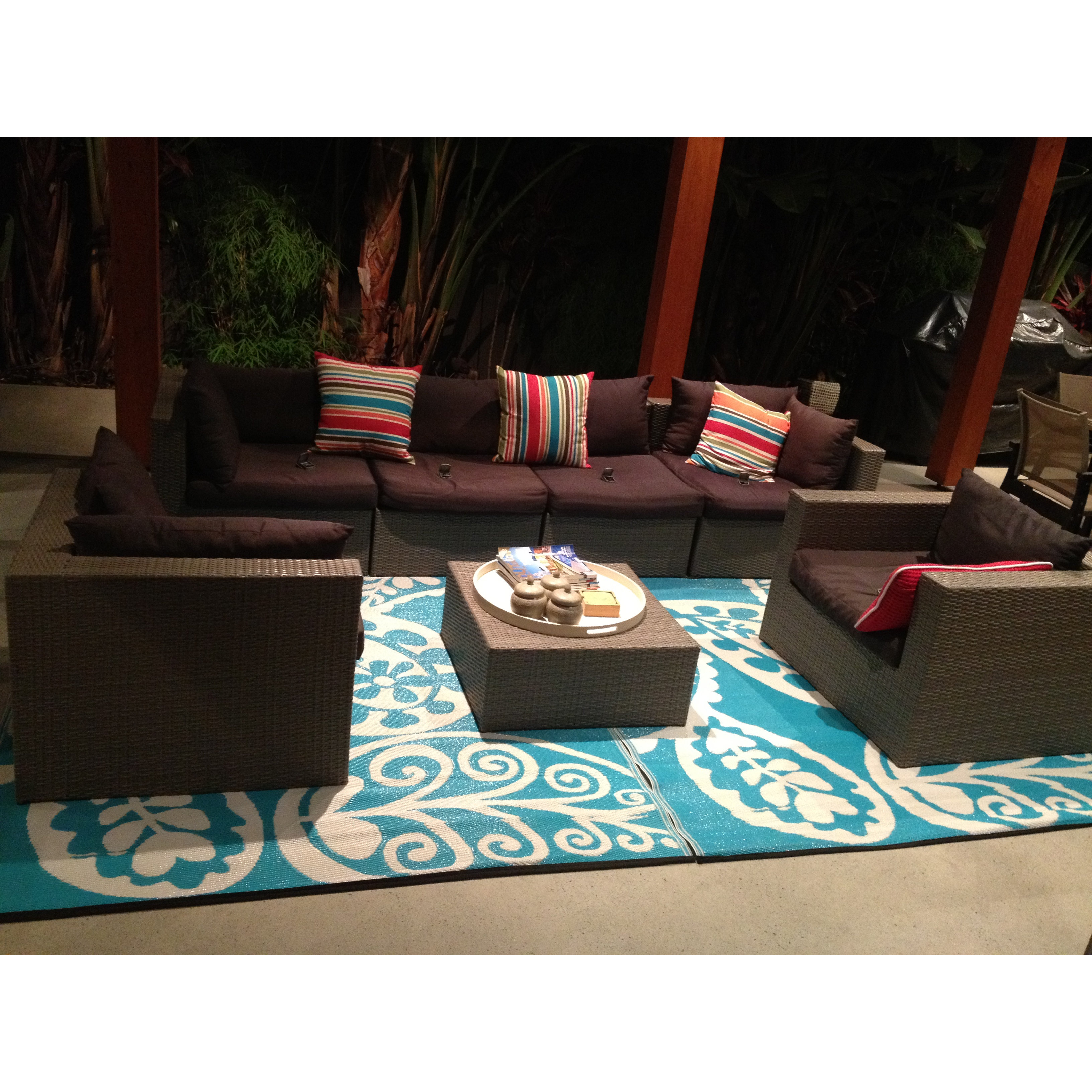 Fab Rugs Paisley River World Blue & White Indoor/Outdoor Area Rug