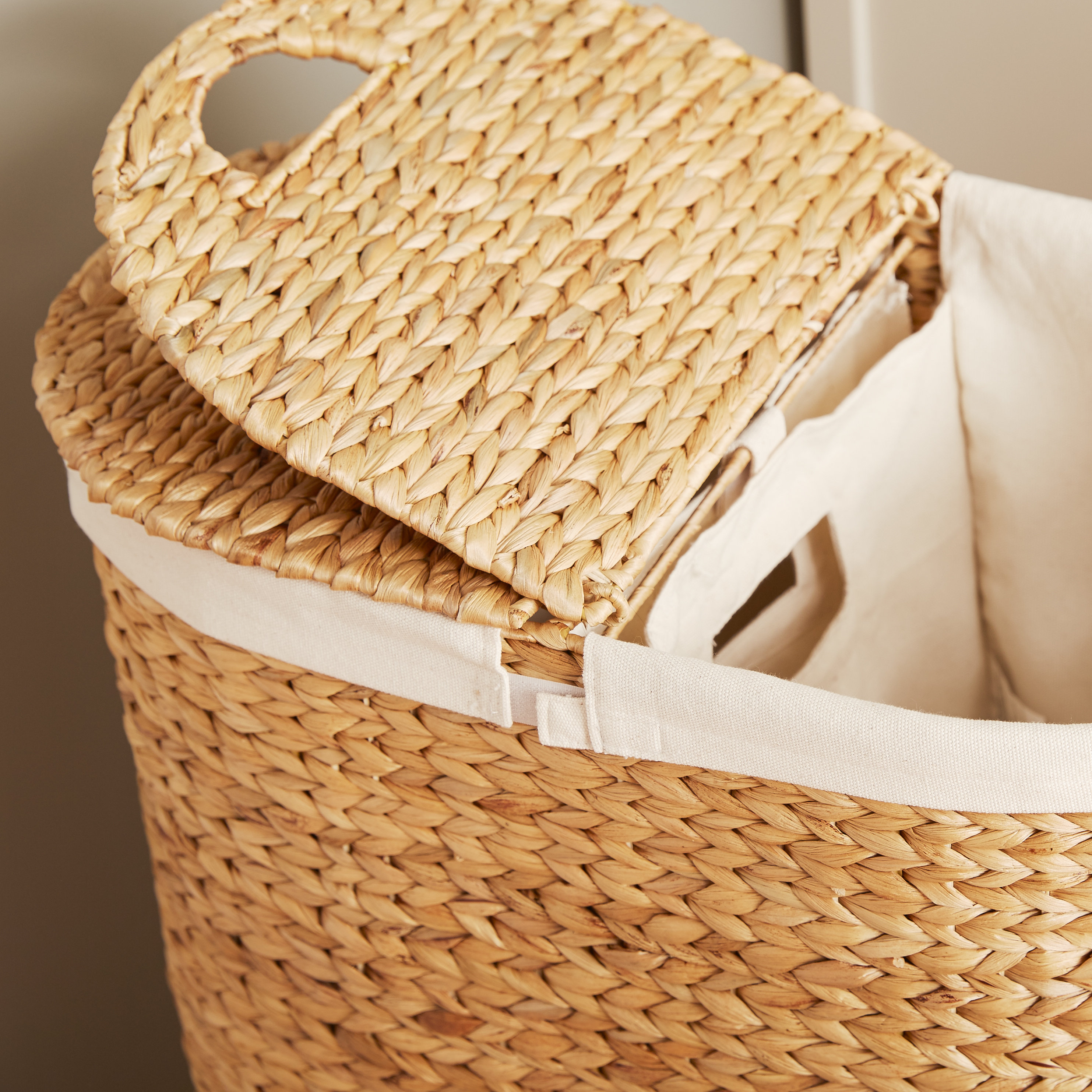Seville Classics Classics Water Hyacinth Oval Double Hamper & Reviews