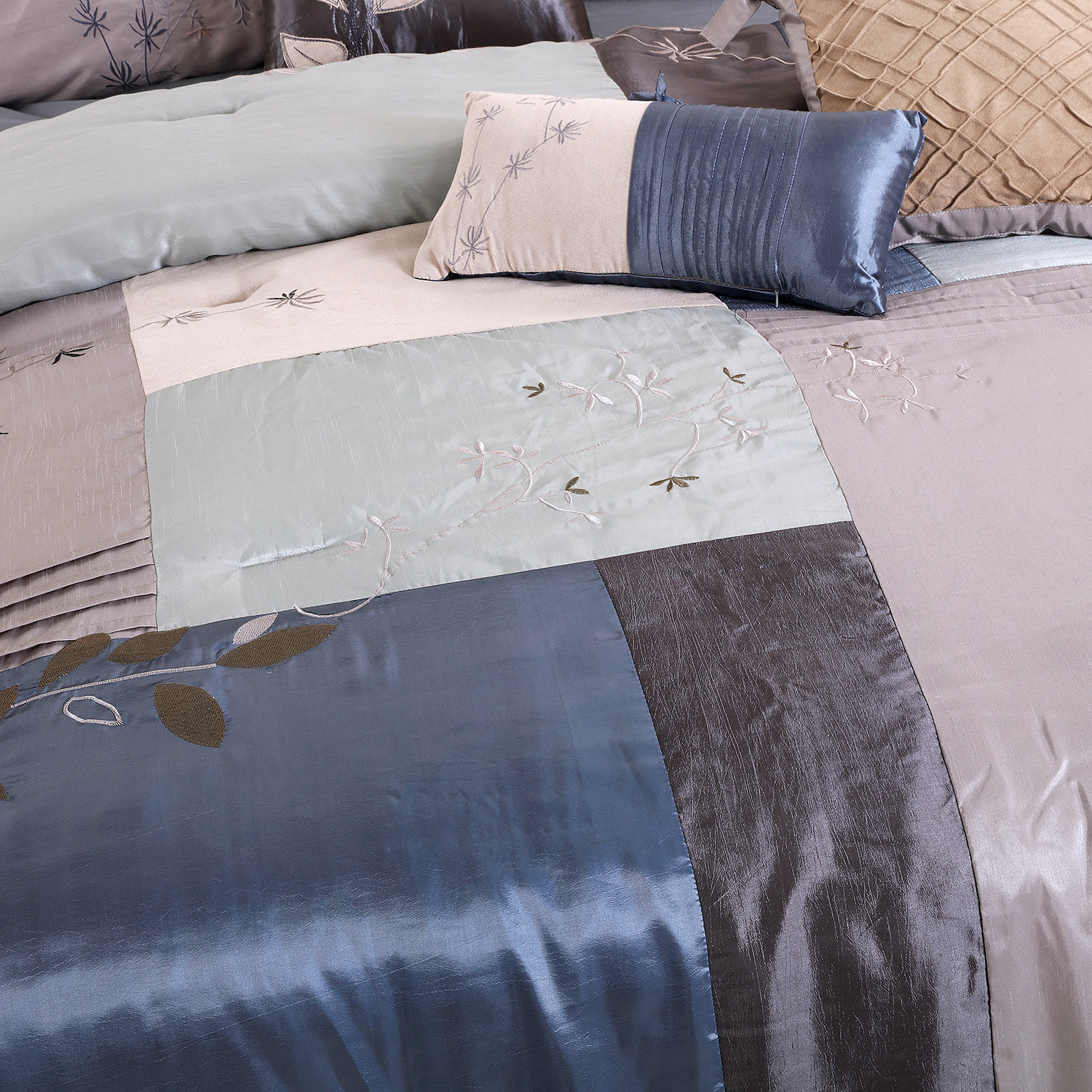 Hudson Street Back to Nature 7 Piece Complete Comforter Set & Reviews