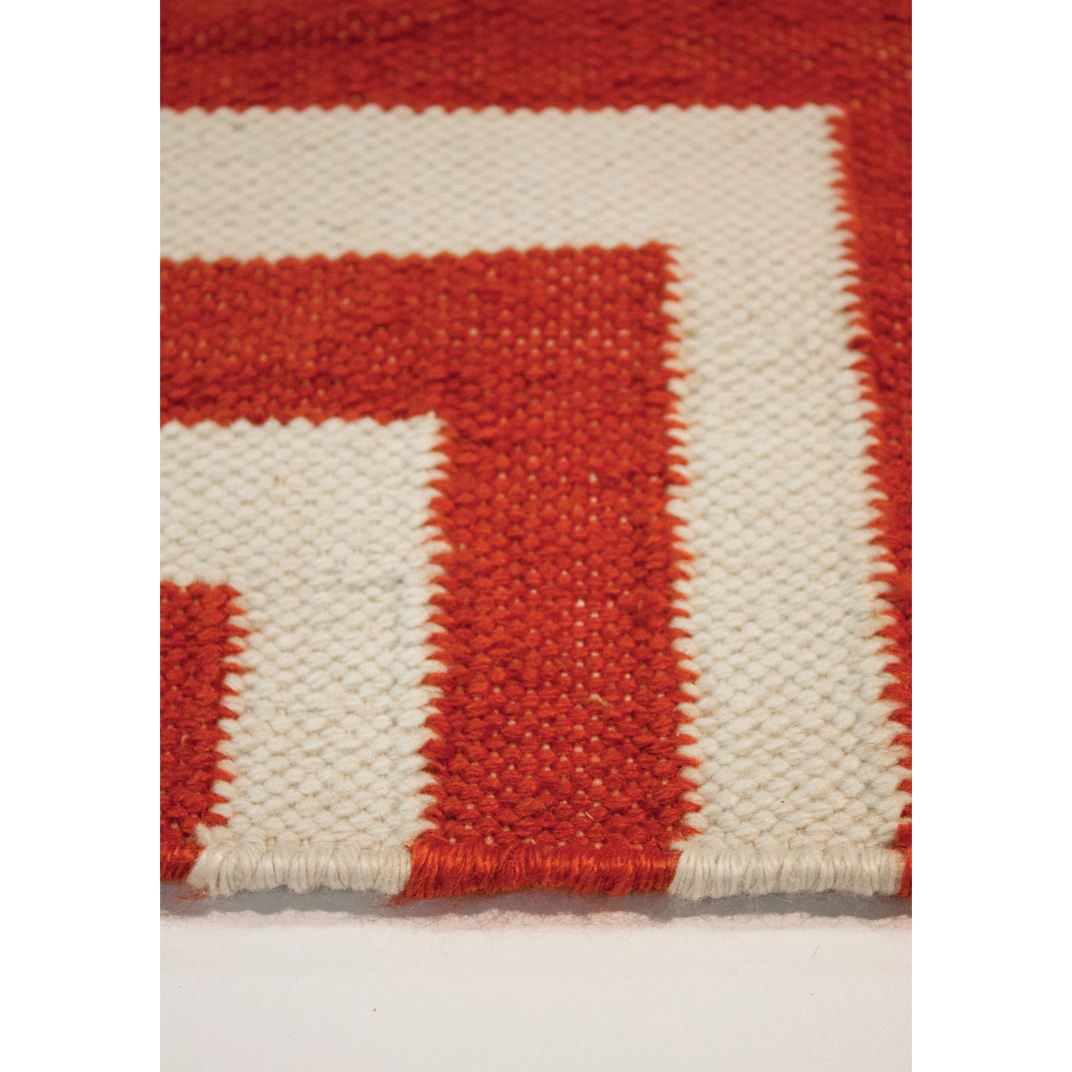 Kalora Shore Optical Illusion Flatweave White/Red Indoor/Outdoor Area