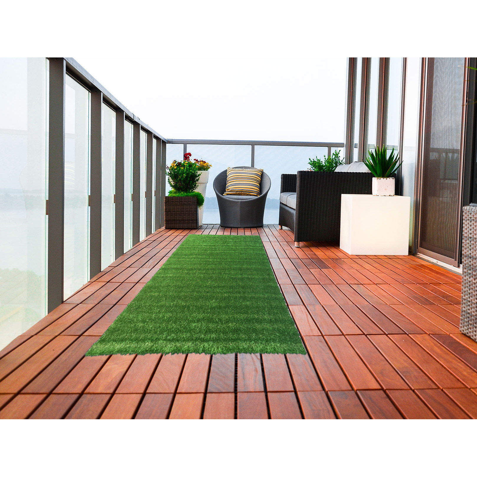 Ottomanson Evergreen Artificial Solid Grass Design Green Indoor/Outdoor