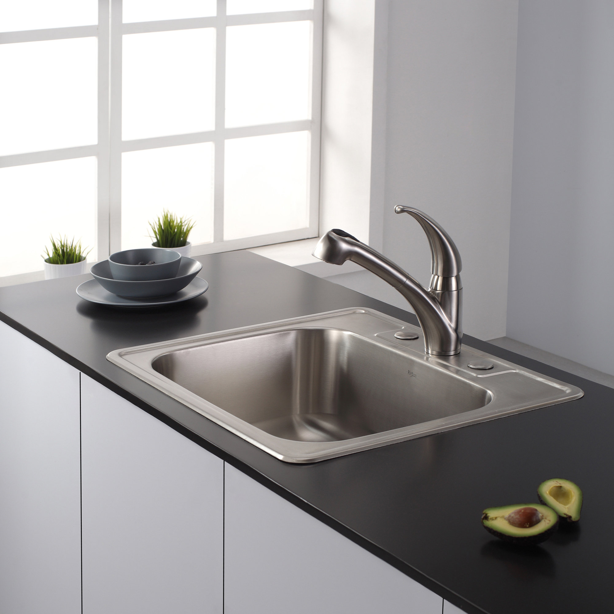 Kraus Single Handle Single Hole Kitchen Faucet with Pull-out Spray Head