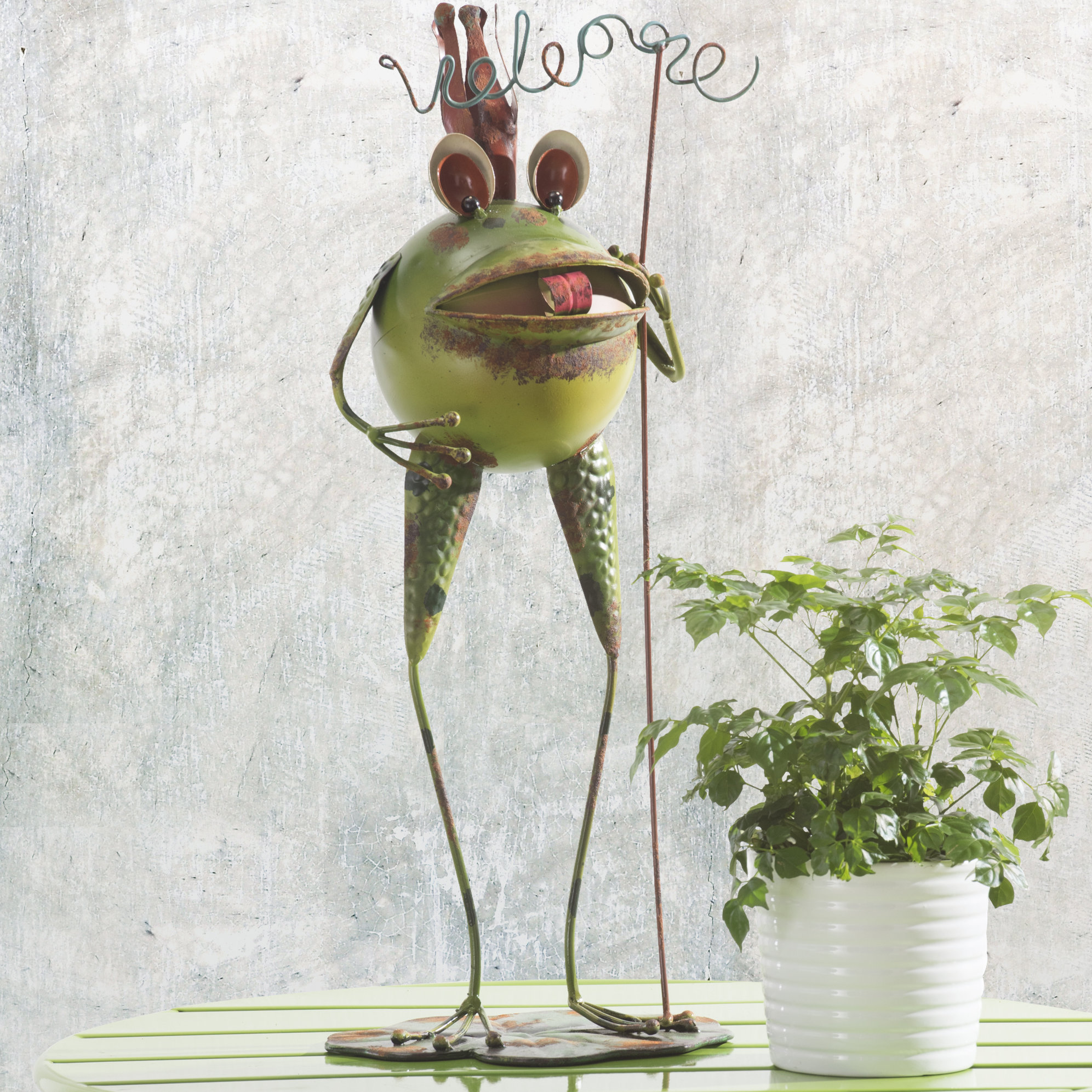 welcome frog garden statue