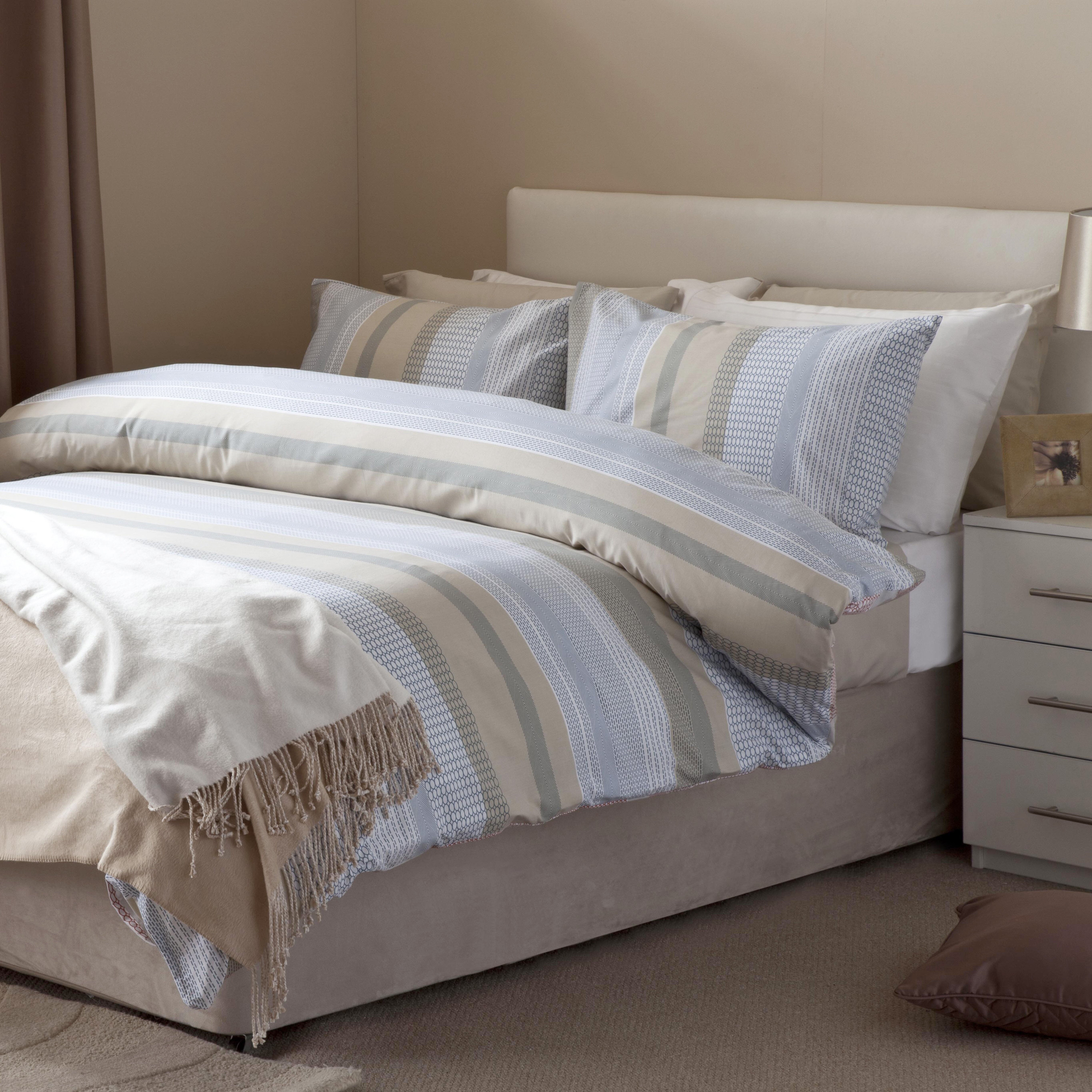 Wayfair Basics Dash Duvet Set & Reviews | Wayfair UK