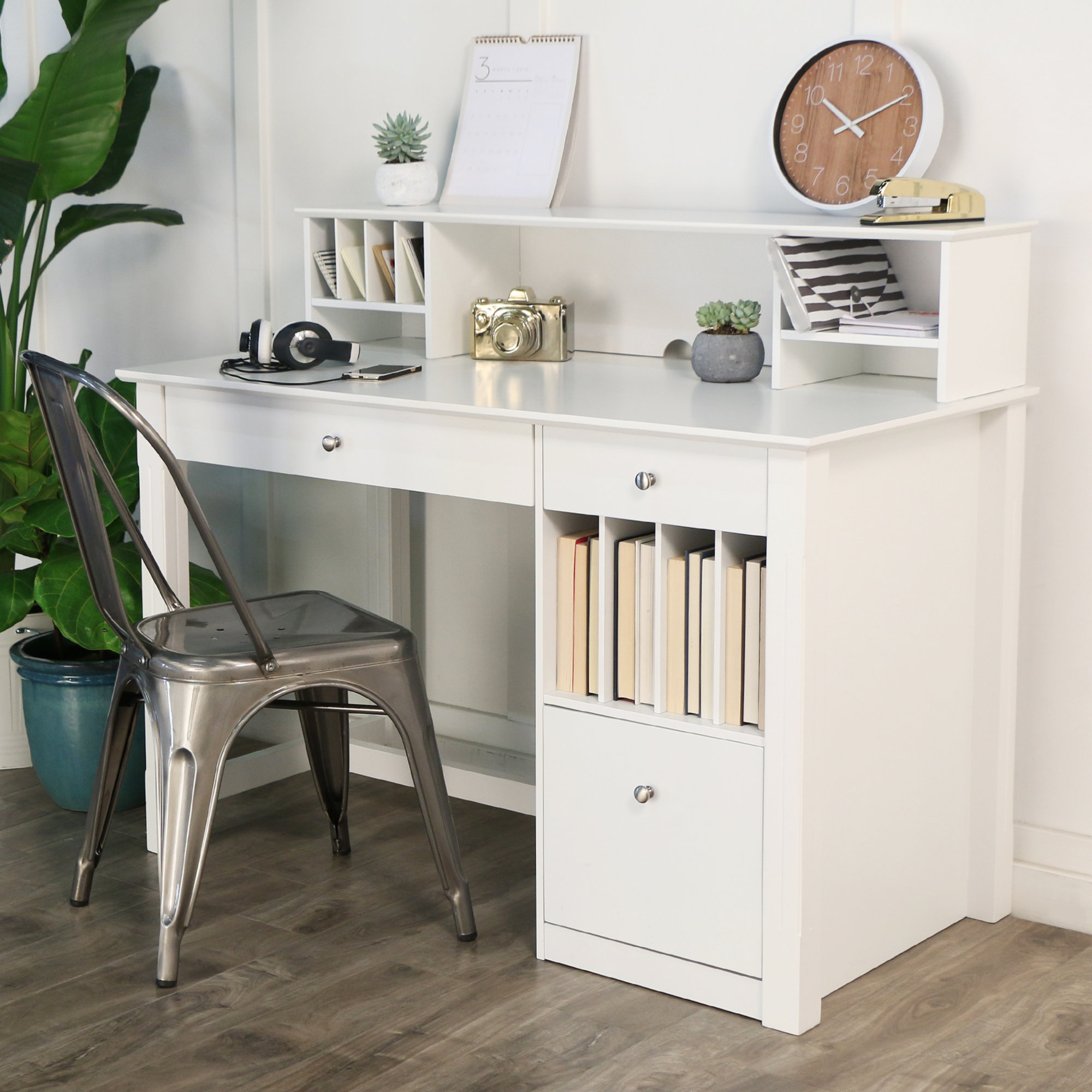 Beachcrest Home Colfax Writing Desk with Hutch & Reviews Wayfair.ca