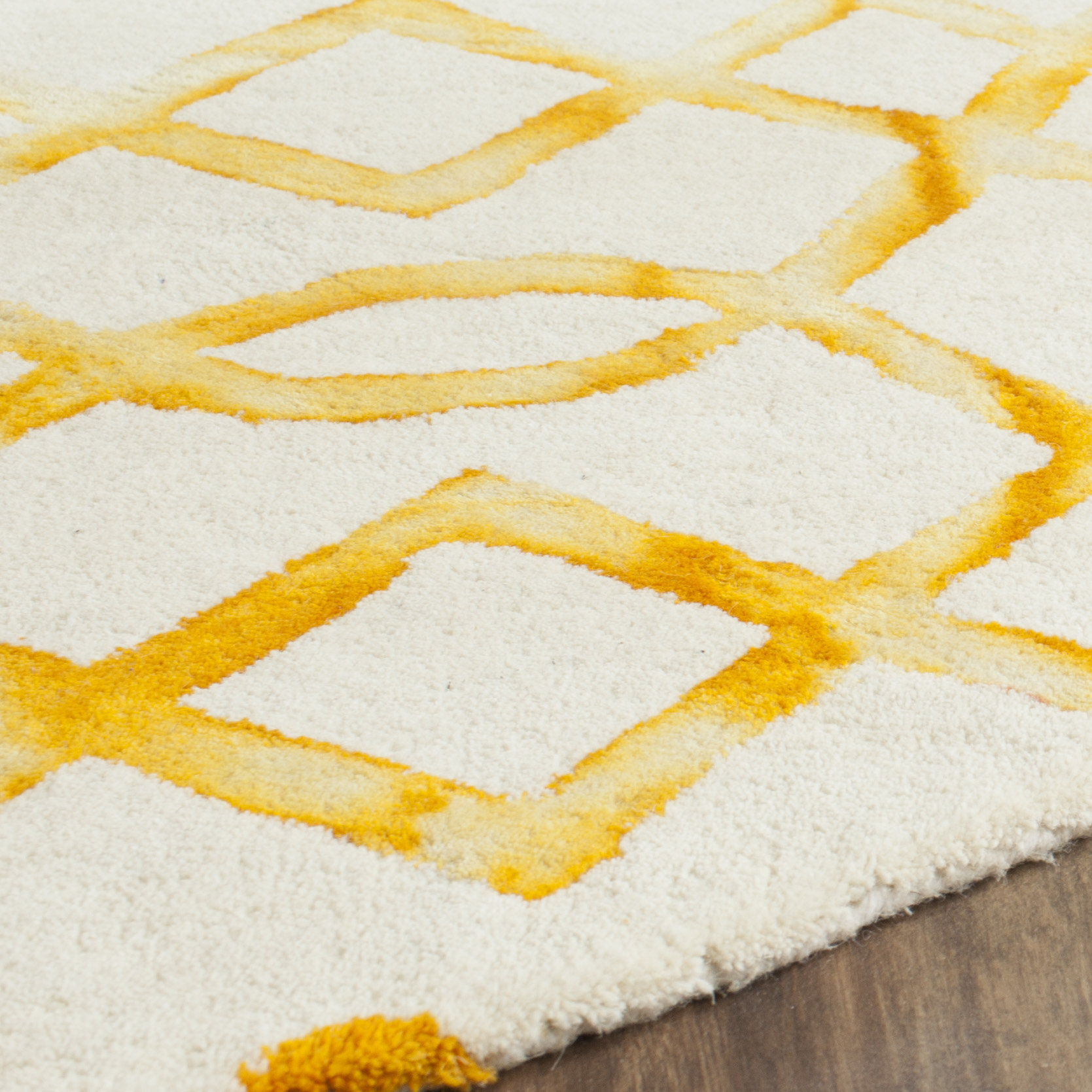 Mercer41 Sinclair Ivory/Gold Area Rug & Reviews Wayfair