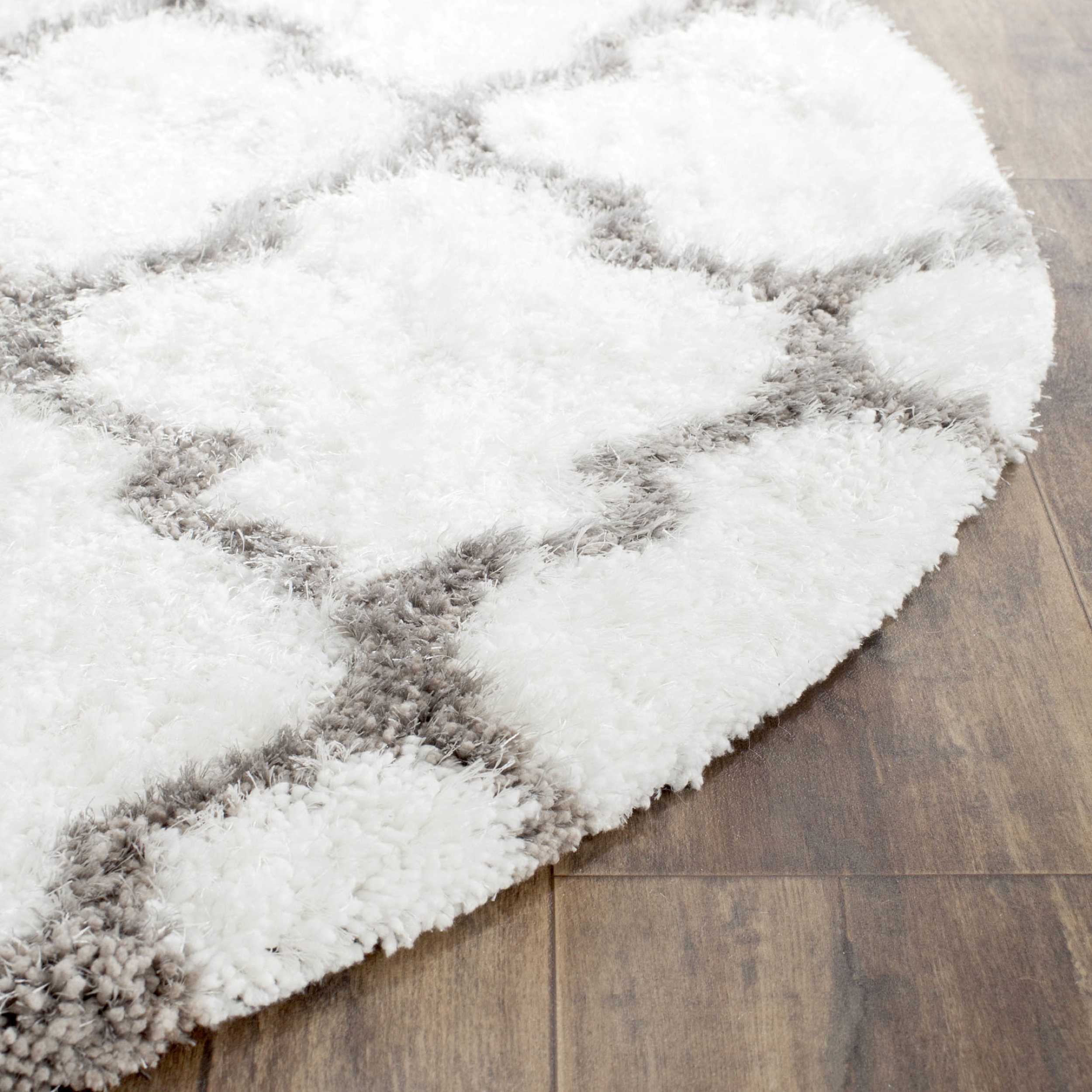 Safavieh Barcelona Ivory/Silver Area Rug & Reviews Wayfair