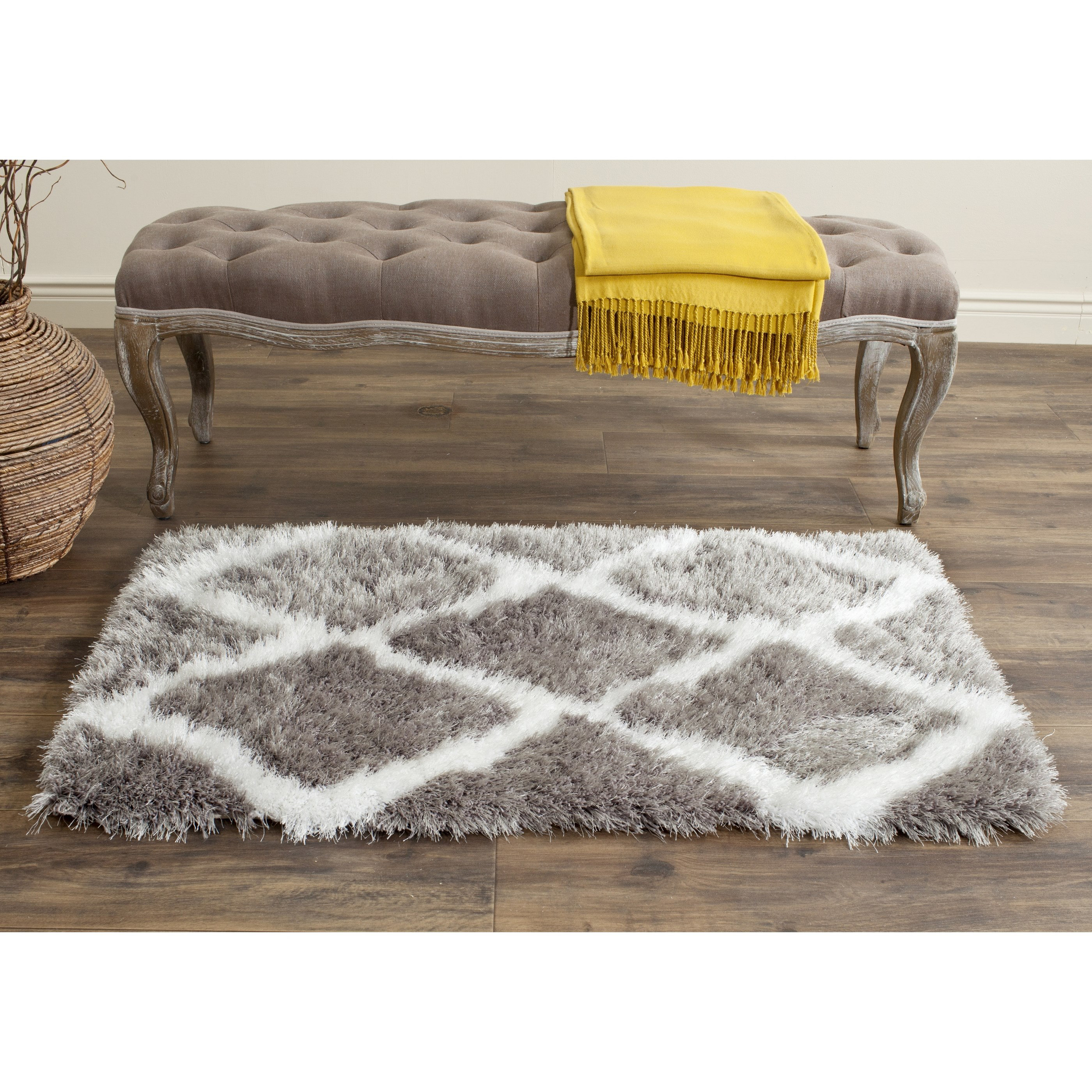 Safavieh Barcelona Silver/White Area Rug & Reviews Wayfair