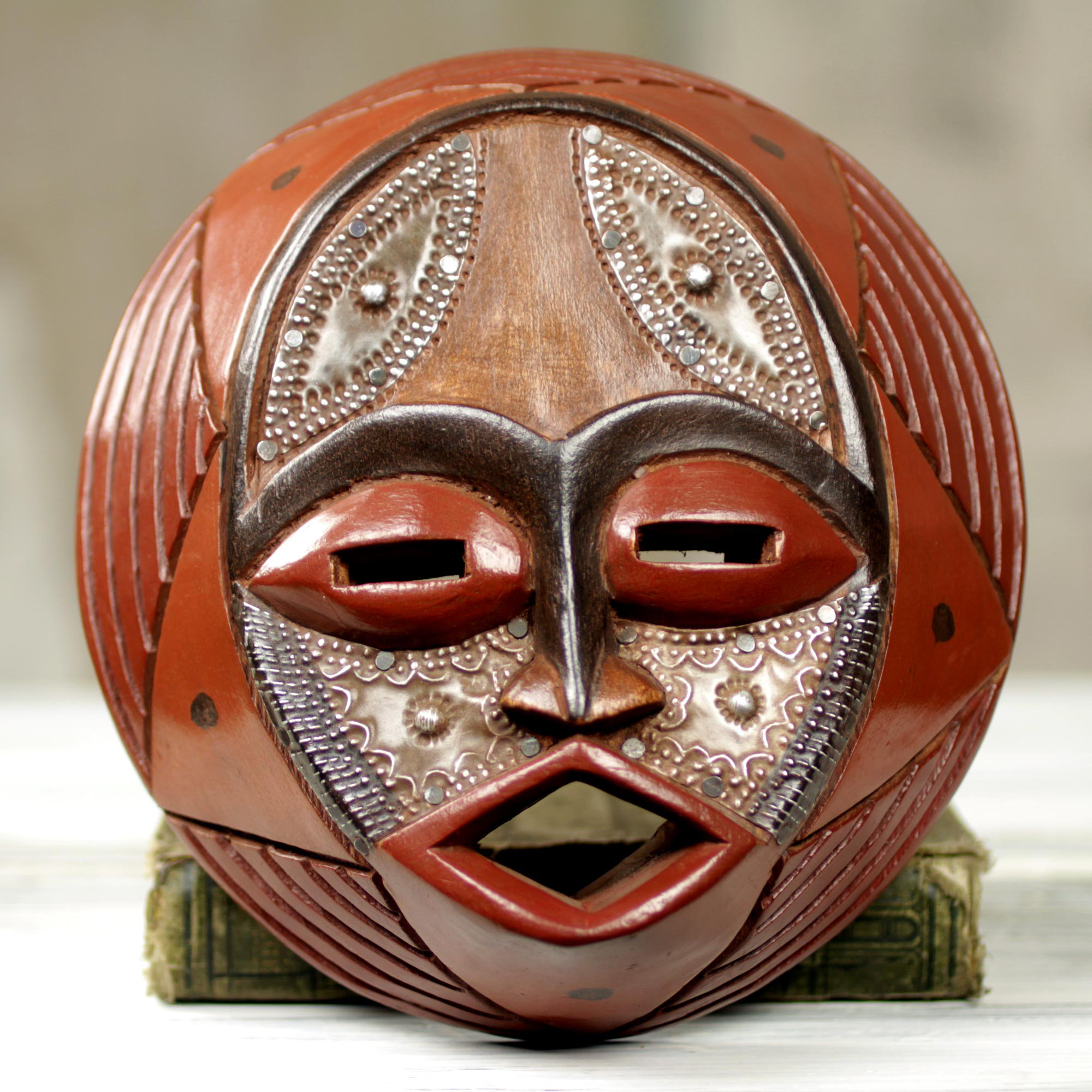 Novica Victor Dushie Handcrafted Circular West African Mask Wall Decor   Novica Victor Dushie Handcrafted Circular West African Mask Wall Decor 254891 