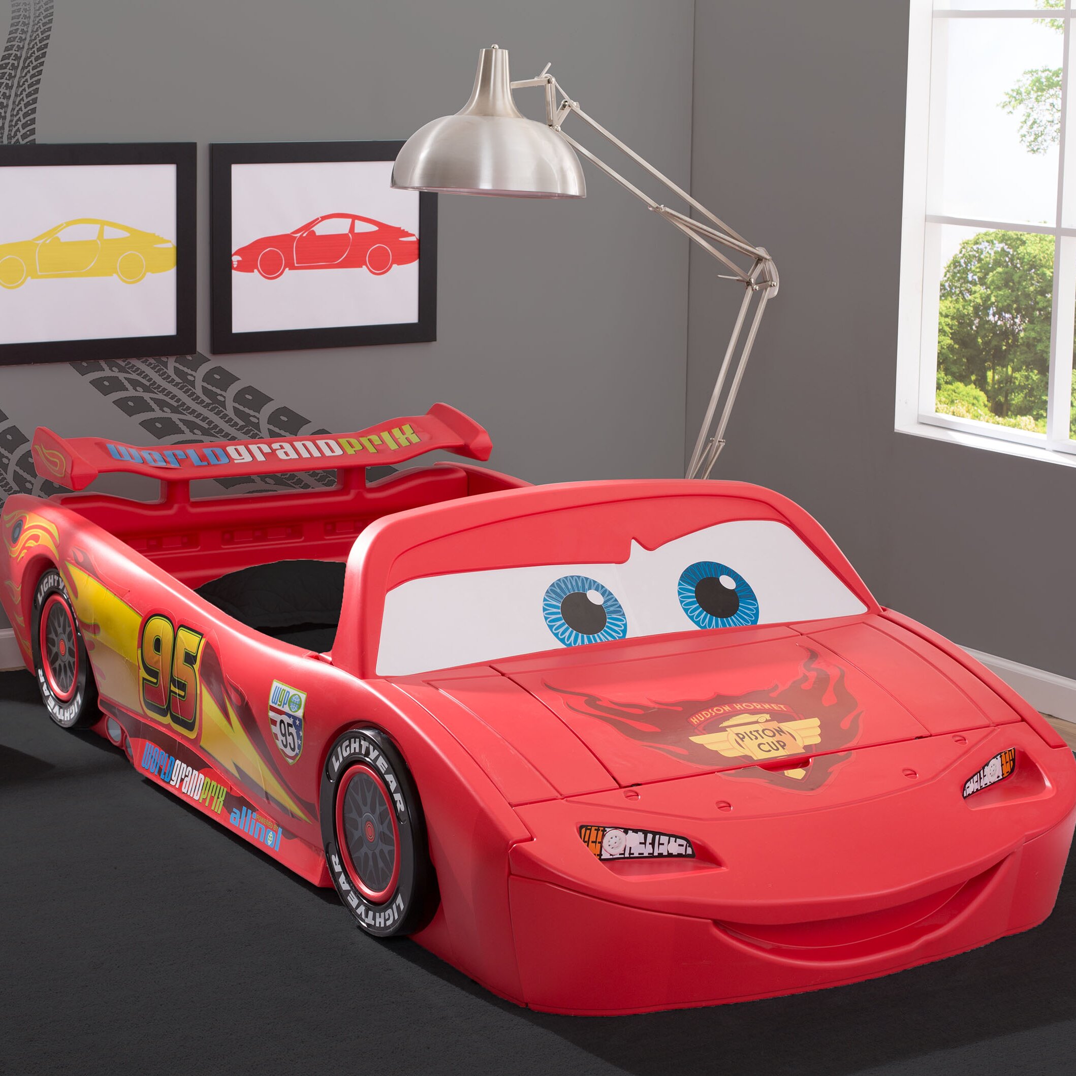 Delta Children Disney/Pixar Cars Lightning Mcqueen Covertible Toddler