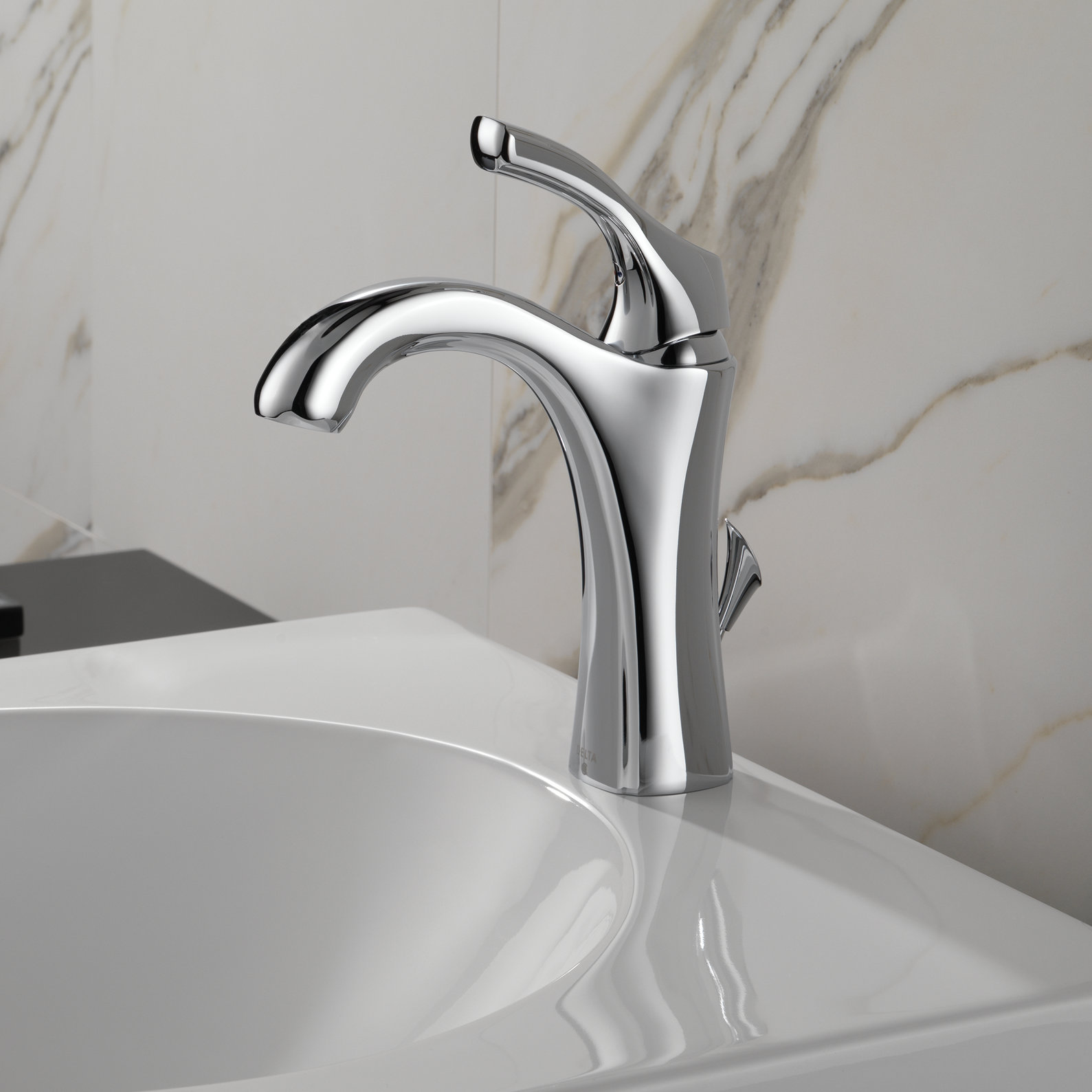 Delta Addison Single Hole Bathroom Faucet with Diamond Seal Technology